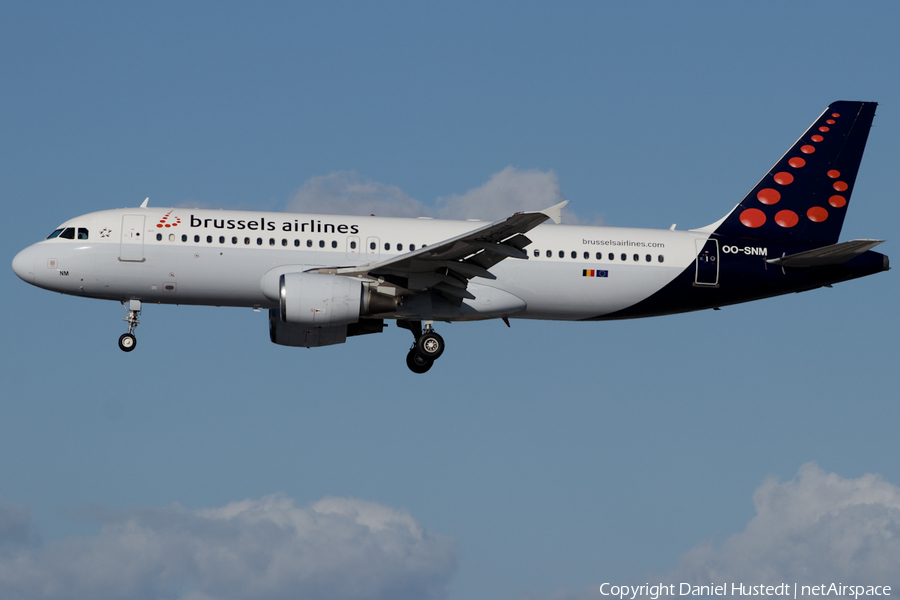 Brussels Airlines Airbus A320-214 (OO-SNM) | Photo 414778