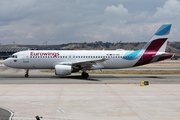 Eurowings (Brussels Airlines) Airbus A320-214 (OO-SNN) at  Madrid - Barajas, Spain