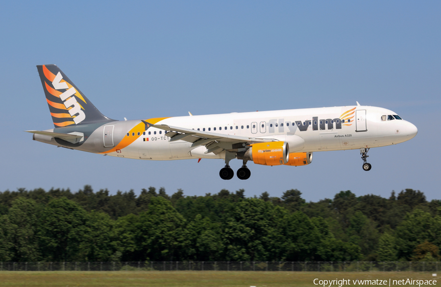 VLM Airlines Airbus A320-212 (OO-TCT) | Photo 245165