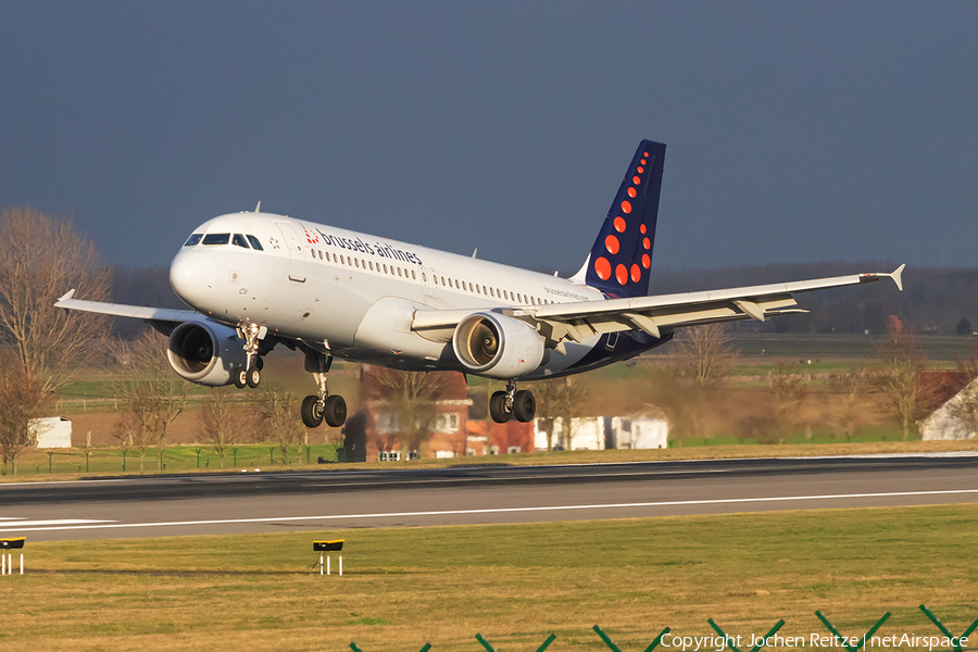 Brussels Airlines Airbus A320-214 (OO-TCV) | Photo 367197