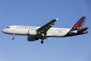 Brussels Airlines Airbus A320-214 (OO-TCV) at  London - Heathrow, United Kingdom