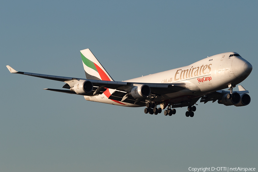 Emirates SkyCargo Boeing 747-4HA(ERF) (OO-THC) | Photo 142283