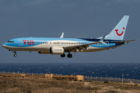 TUI Airlines Belgium Boeing 737-8 MAX (OO-TMZ) at  Gran Canaria, Spain