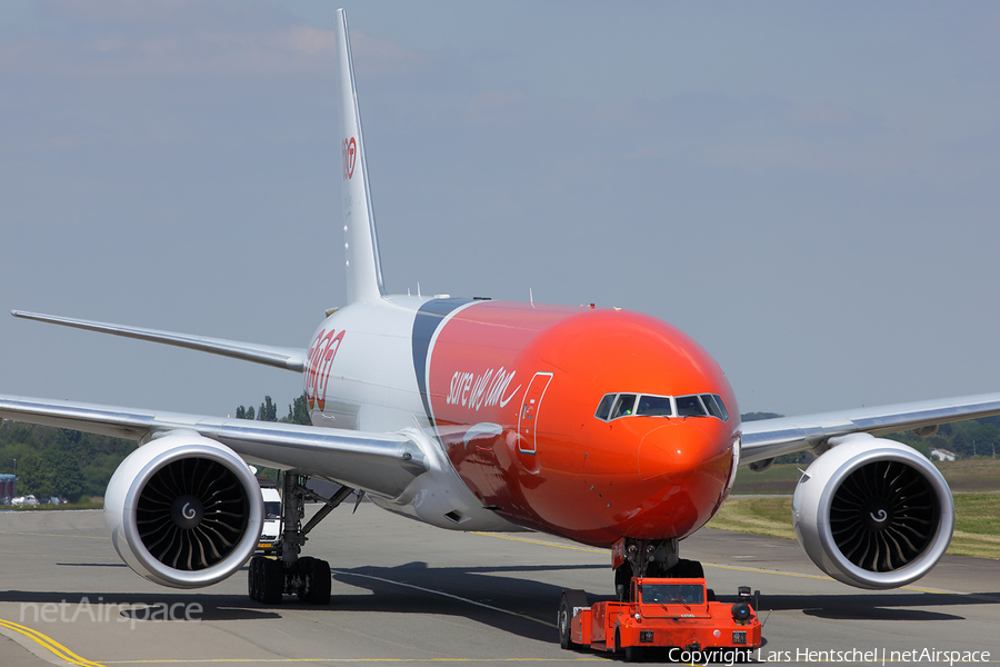 TNT Airways Boeing 777-FHT (OO-TSA) | Photo 422009