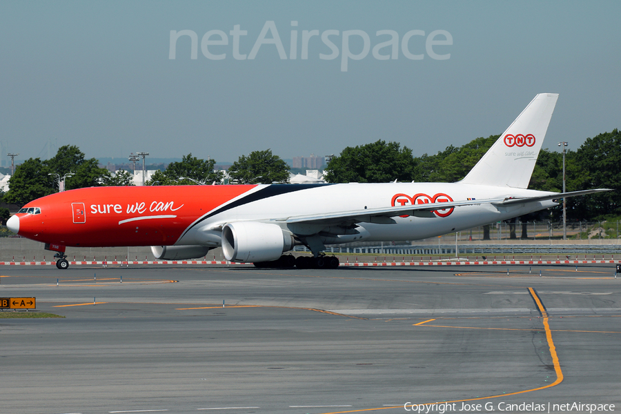 TNT Airways Boeing 777-FHT (OO-TSB) | Photo 168850