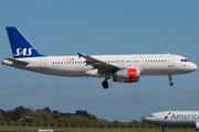 SAS - Scandinavian Airlines Airbus A320-232 (OY-KAR) at  Dublin, Ireland