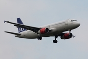 SAS - Scandinavian Airlines Airbus A320-232 (OY-KAU) at  London - Heathrow, United Kingdom