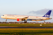 SAS - Scandinavian Airlines Airbus A321-232 (OY-KBB) at  Dublin, Ireland