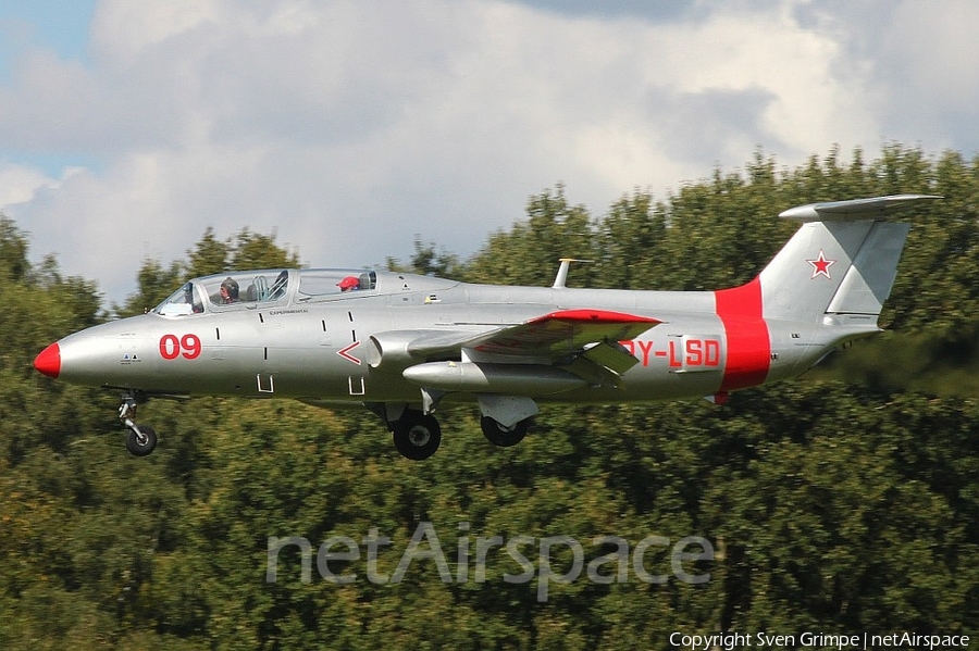 (Private) Aero L-29 Delfin (OY-LSD) | Photo 187829
