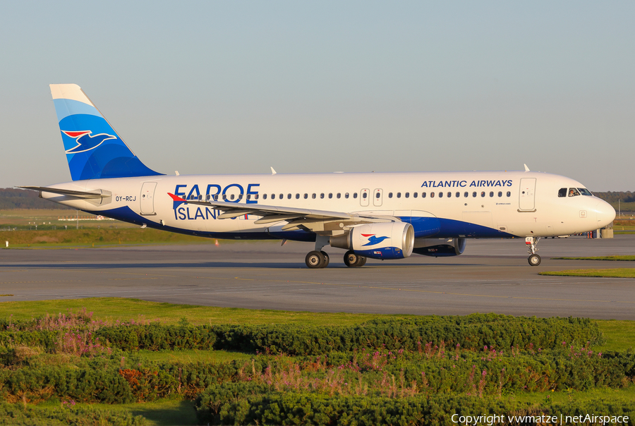Atlantic Airways Airbus A320-214 (OY-RCJ) | Photo 418416