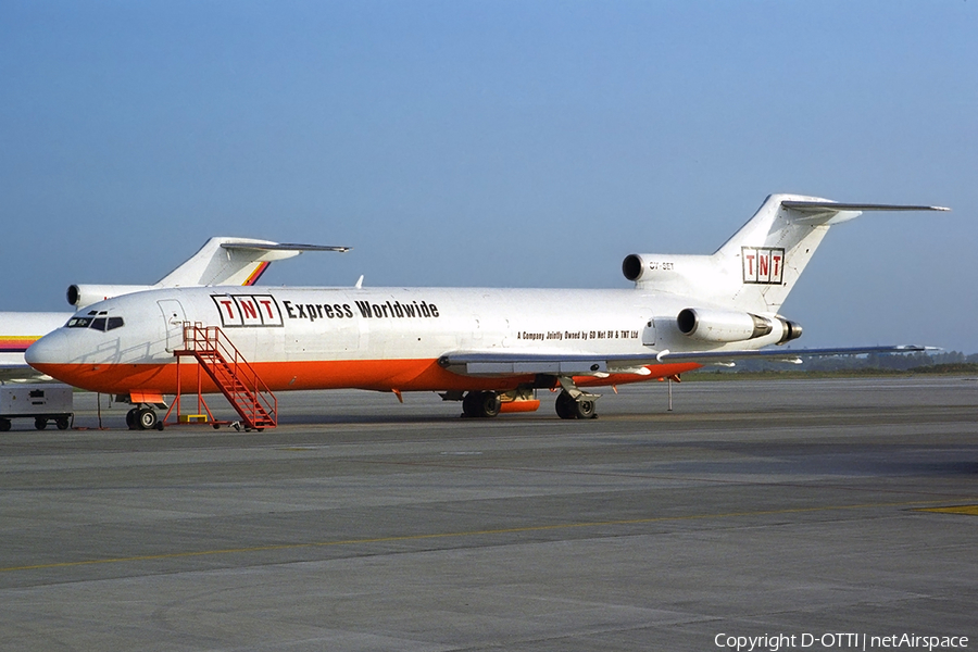 TNT (Sterling European Airlines) Boeing 727-227F(Adv) (OY-SET) | Photo 359777