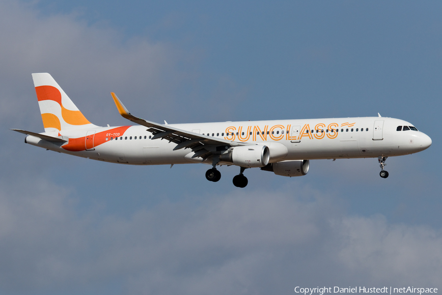 Sunclass Airlines Airbus A321-211 (OY-TCD) | Photo 472108
