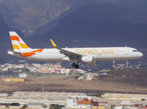 Sunclass Airlines Airbus A321-211 (OY-TCF) at  Gran Canaria, Spain