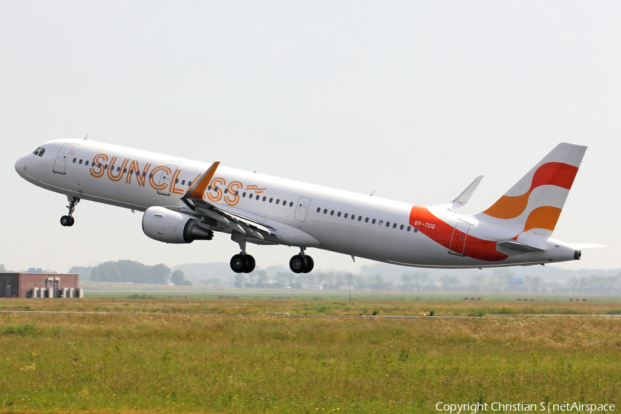 Sunclass Airlines Airbus A321-211 (OY-TCG) | Photo 454274