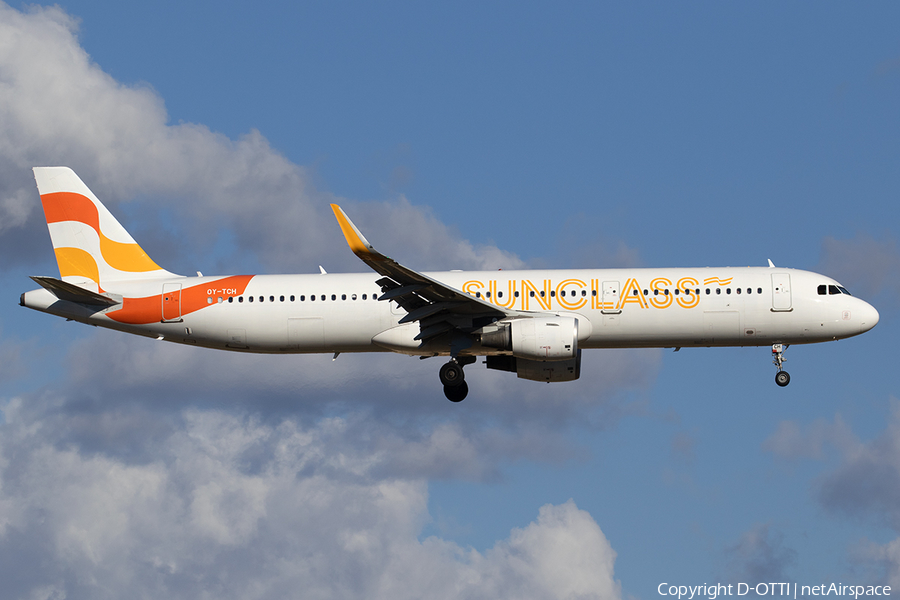 Sunclass Airlines Airbus A321-211 (OY-TCH) | Photo 533864