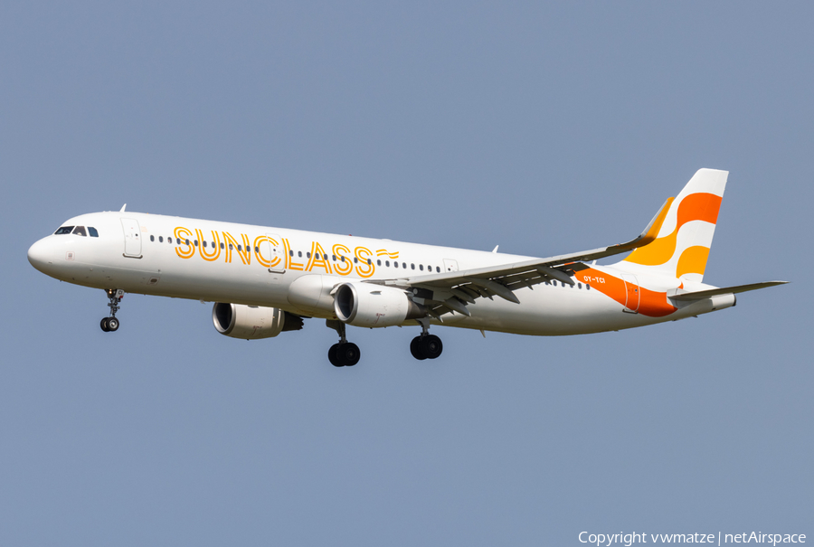 Sunclass Airlines Airbus A321-211 (OY-TCI) | Photo 459001