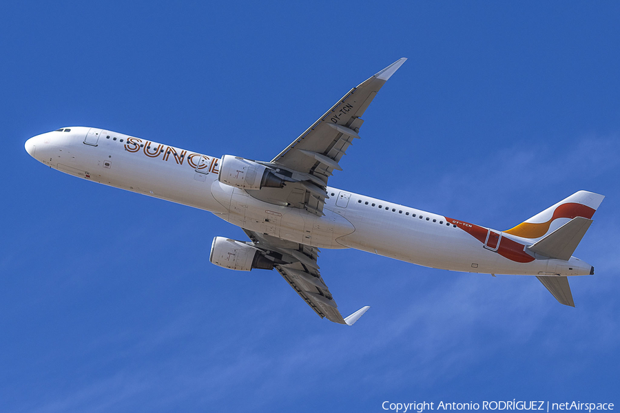 Sunclass Airlines Airbus A321-211 (OY-TCN) | Photo 665376