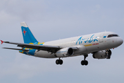Aruba Airlines Airbus A320-232 (P4-AAK) at  Miami - International, United States