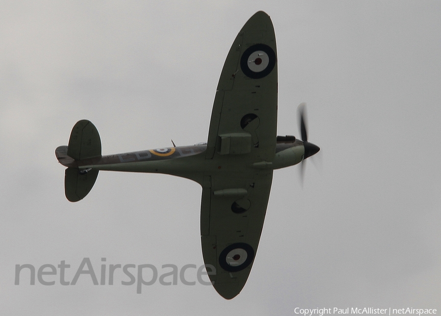 Royal Air Force Supermarine Spitfire Mk IIA (P7350) | Photo 160390