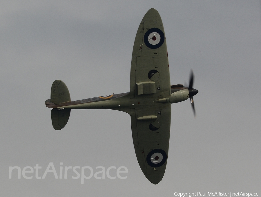 Royal Air Force Supermarine Spitfire Mk IIA (P7350) | Photo 125714