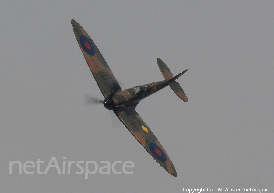 Royal Air Force Supermarine Spitfire Mk IIA (P7350) | Photo 302963