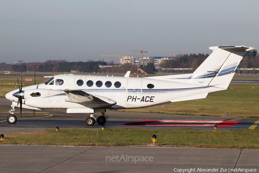 (Private) Beech King Air B300 (PH-ACE) | Photo 132976