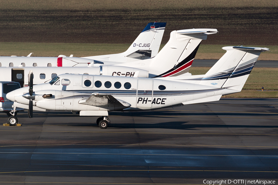 (Private) Beech King Air B300 (PH-ACE) | Photo 144086