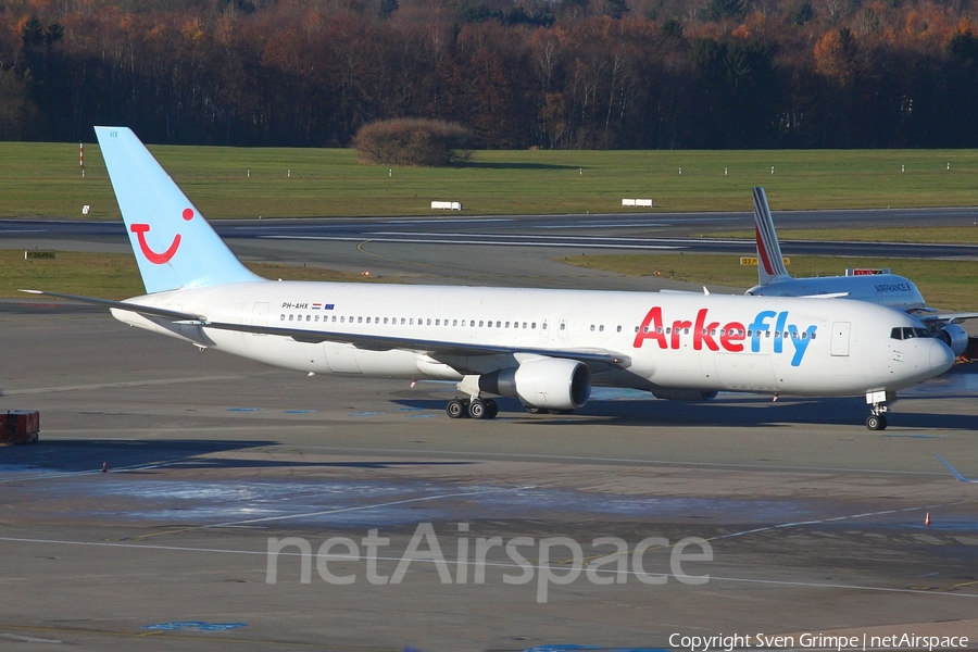 Arkefly Boeing 767-383(ER) (PH-AHX) | Photo 34974
