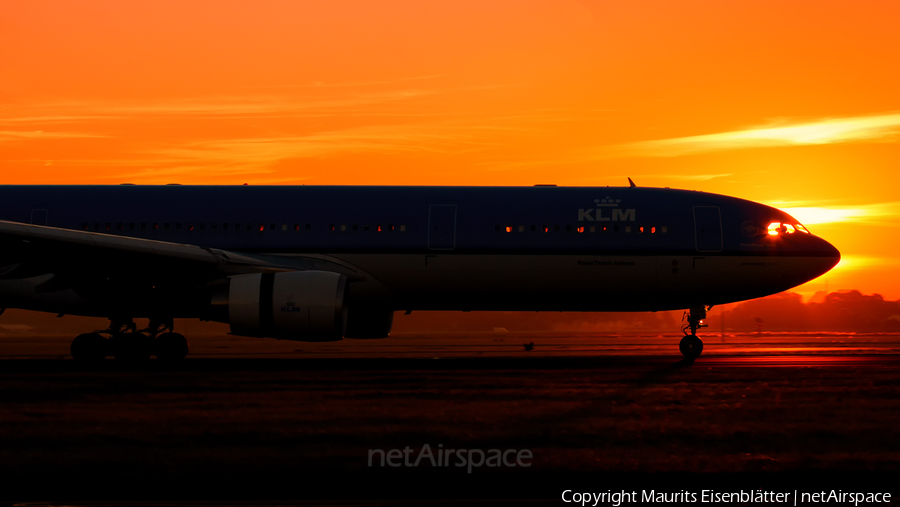 KLM - Royal Dutch Airlines Airbus A330-303 (PH-AKB) | Photo 125174
