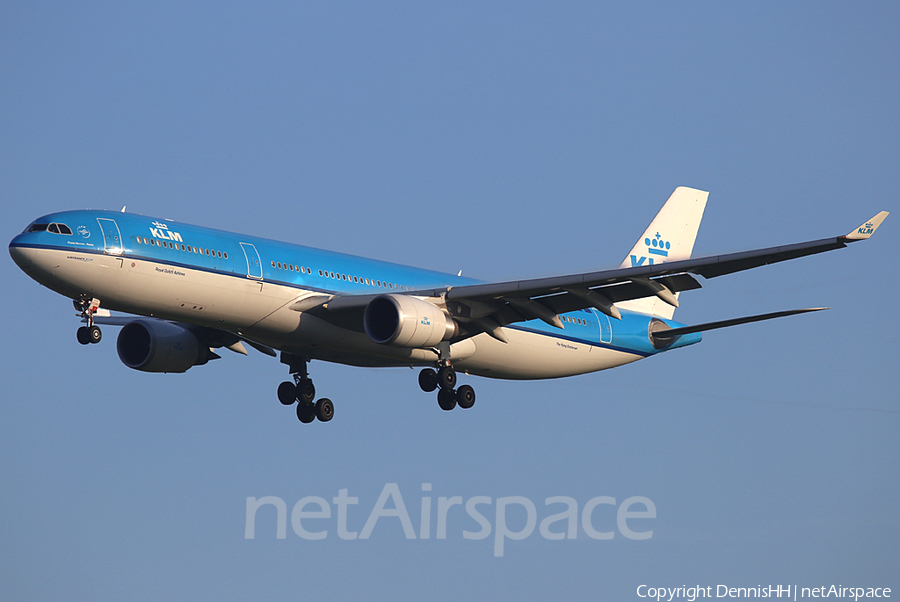 KLM - Royal Dutch Airlines Airbus A330-303 (PH-AKB) | Photo 398690