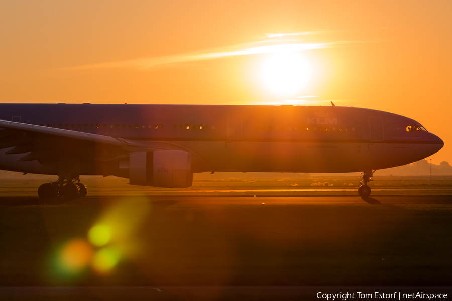 KLM - Royal Dutch Airlines Airbus A330-303 (PH-AKD) | Photo 125256