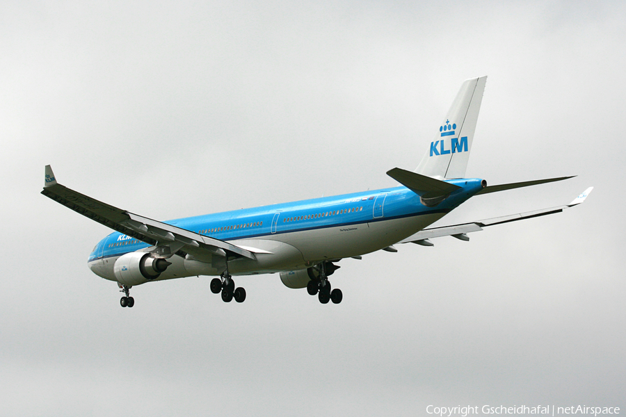KLM - Royal Dutch Airlines Airbus A330-303 (PH-AKD) | Photo 34006