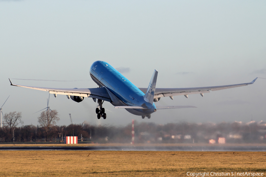 KLM - Royal Dutch Airlines Airbus A330-303 (PH-AKD) | Photo 96978