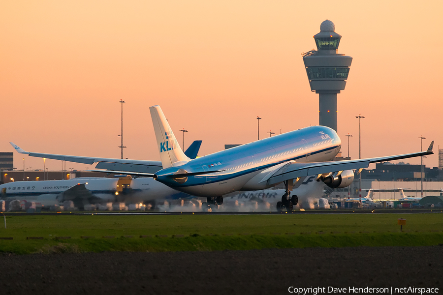 KLM - Royal Dutch Airlines Airbus A330-303 (PH-AKE) | Photo 32038