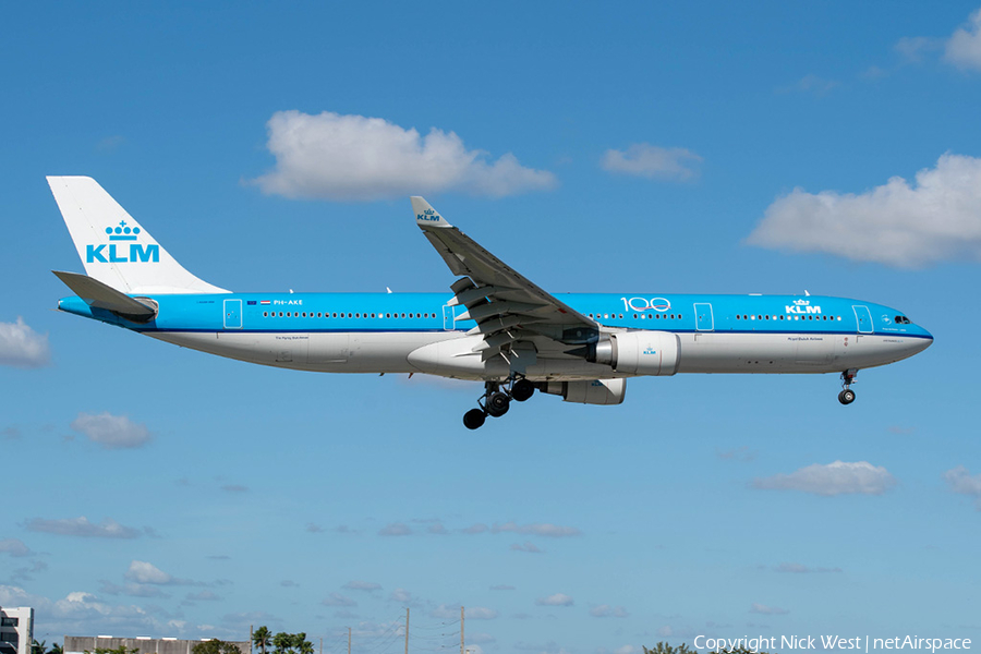 KLM - Royal Dutch Airlines Airbus A330-303 (PH-AKE) | Photo 369174