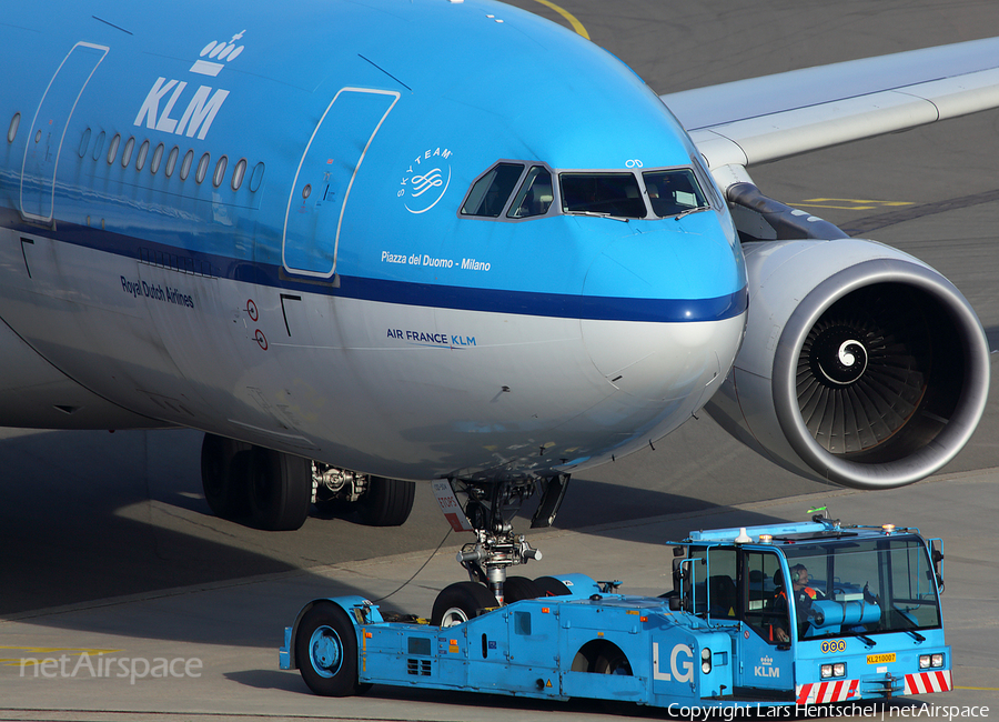 KLM - Royal Dutch Airlines Airbus A330-203 (PH-AOD) | Photo 396192