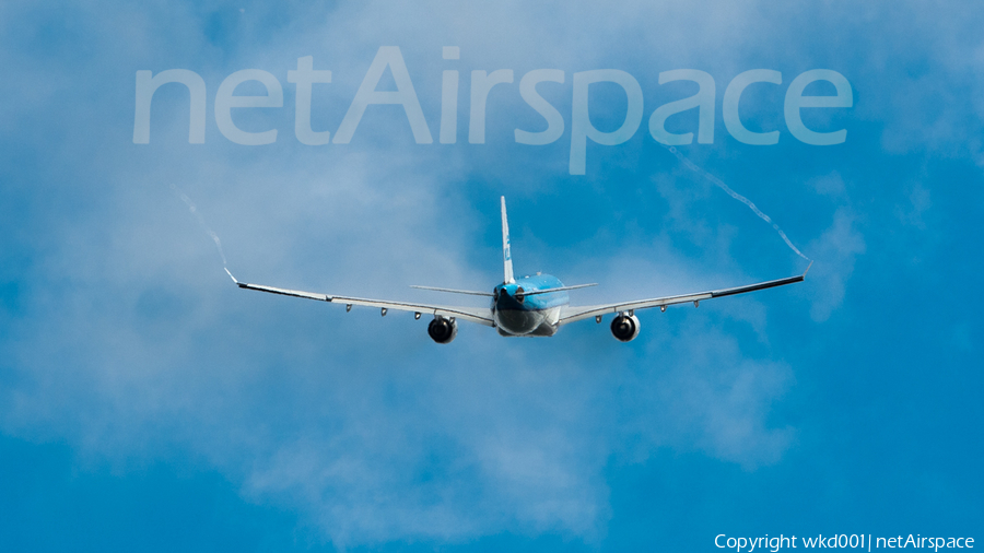 KLM - Royal Dutch Airlines Airbus A330-203 (PH-AOE) | Photo 180491