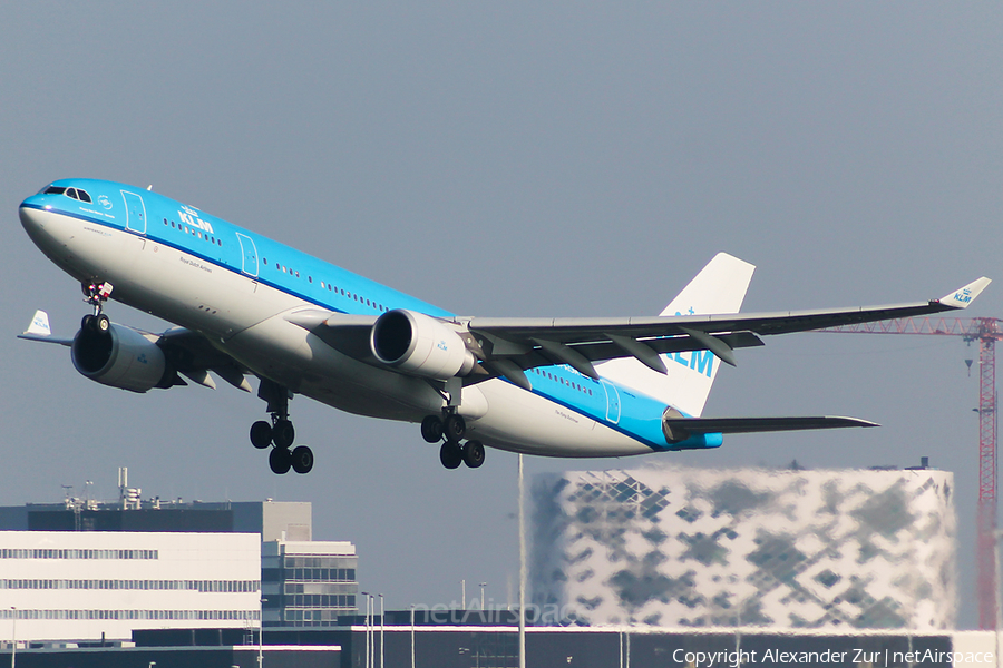 KLM - Royal Dutch Airlines Airbus A330-203 (PH-AOM) | Photo 435211