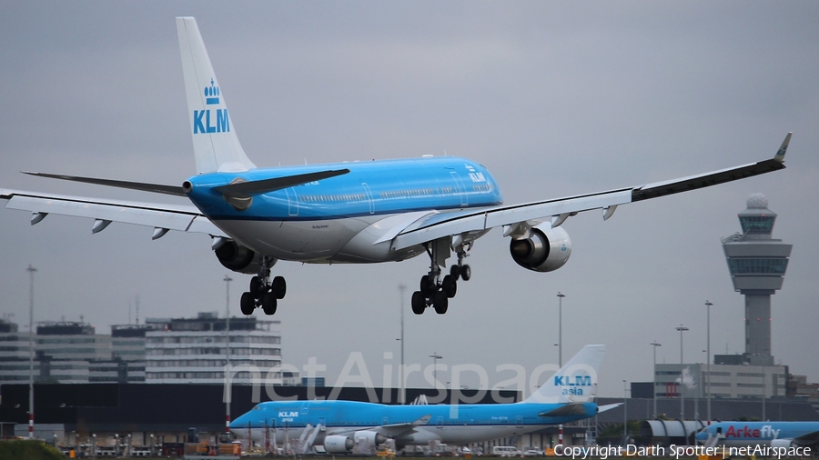 KLM - Royal Dutch Airlines Airbus A330-243 (PH-AON) | Photo 210994