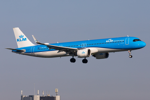 KLM - Royal Dutch Airlines Airbus A321-252NX (PH-AXC) at  Amsterdam - Schiphol, Netherlands
