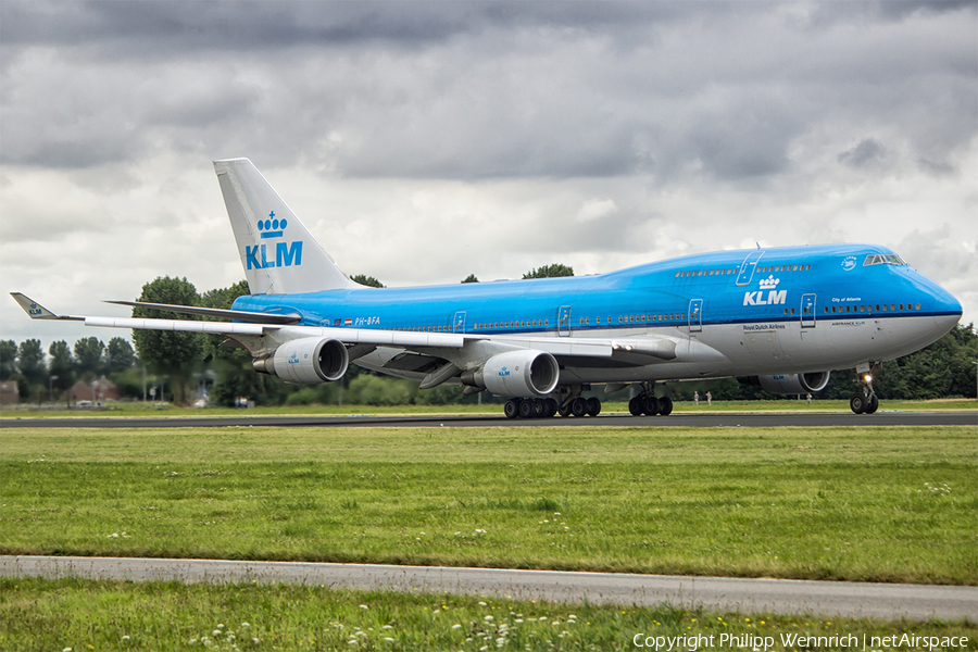 KLM - Royal Dutch Airlines Boeing 747-406 (PH-BFA) | Photo 117854