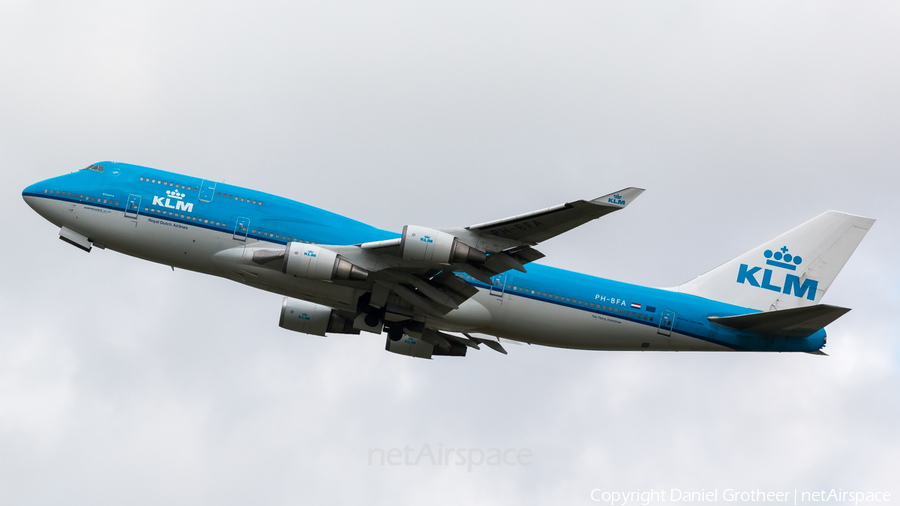 KLM - Royal Dutch Airlines Boeing 747-406 (PH-BFA) | Photo 135986