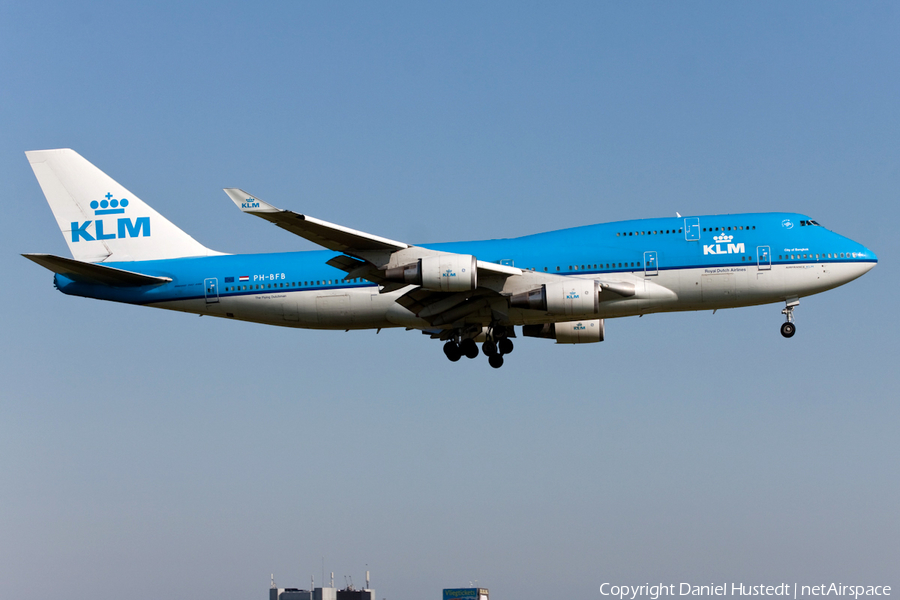 KLM - Royal Dutch Airlines Boeing 747-406 (PH-BFB) | Photo 492447