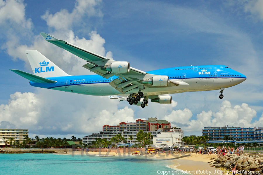 KLM - Royal Dutch Airlines Boeing 747-406 (PH-BFB) | Photo 12144