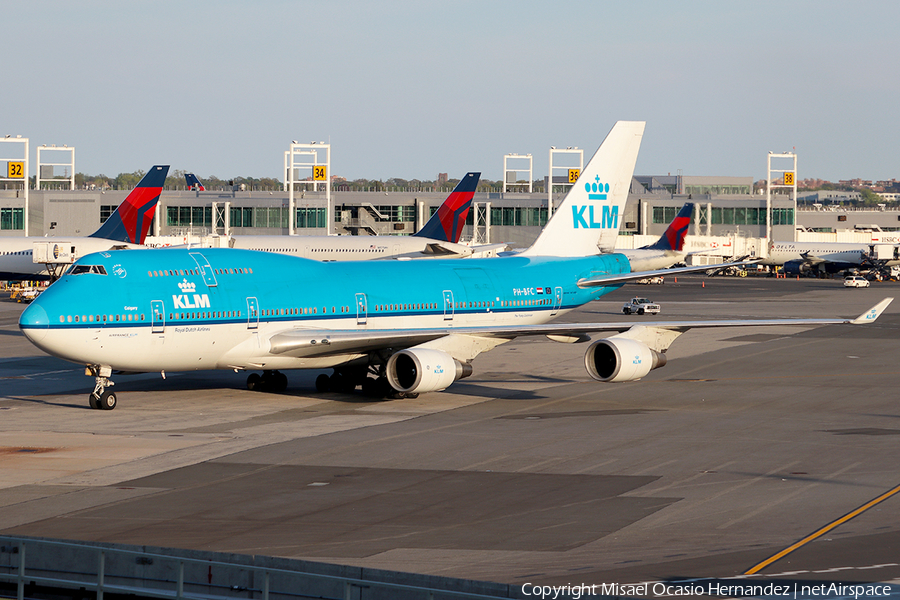 KLM - Royal Dutch Airlines Boeing 747-406(M) (PH-BFC) | Photo 164592