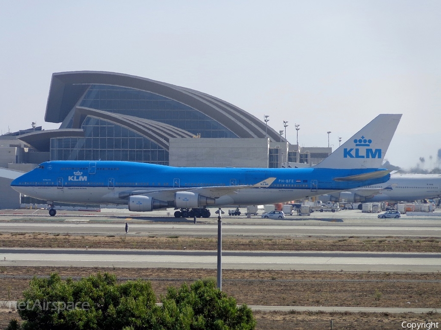 KLM - Royal Dutch Airlines Boeing 747-406(M) (PH-BFE) | Photo 76890