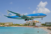 KLM - Royal Dutch Airlines Boeing 747-406 (PH-BFL) at  Philipsburg - Princess Juliana International, Netherland Antilles