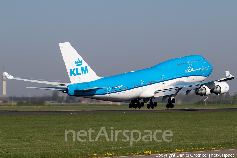 KLM - Royal Dutch Airlines Boeing 747-406(M) (PH-BFY) | Photo 331442