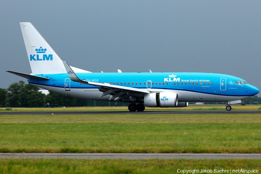 KLM - Royal Dutch Airlines Boeing 737-7K2 (PH-BGE) | Photo 173521