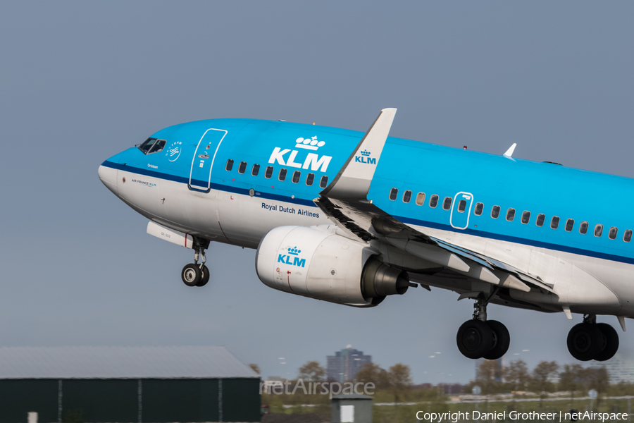 KLM - Royal Dutch Airlines Boeing 737-7K2 (PH-BGE) | Photo 91078